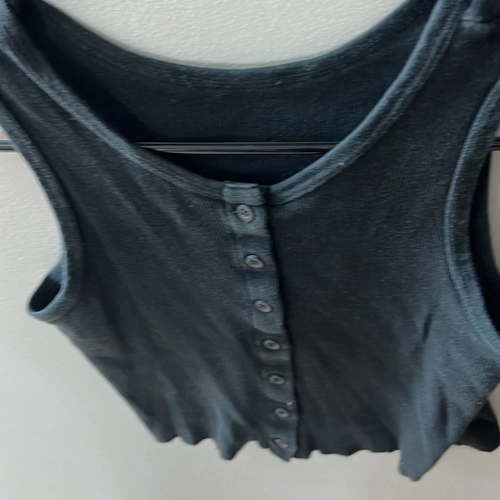 Tank top - Picture 3 of 3